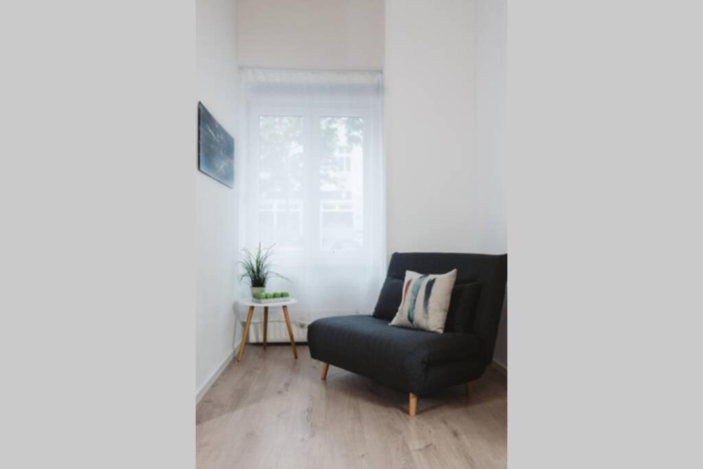 City Apartment Near Shooping Center, 6 Guests Berlino Esterno foto