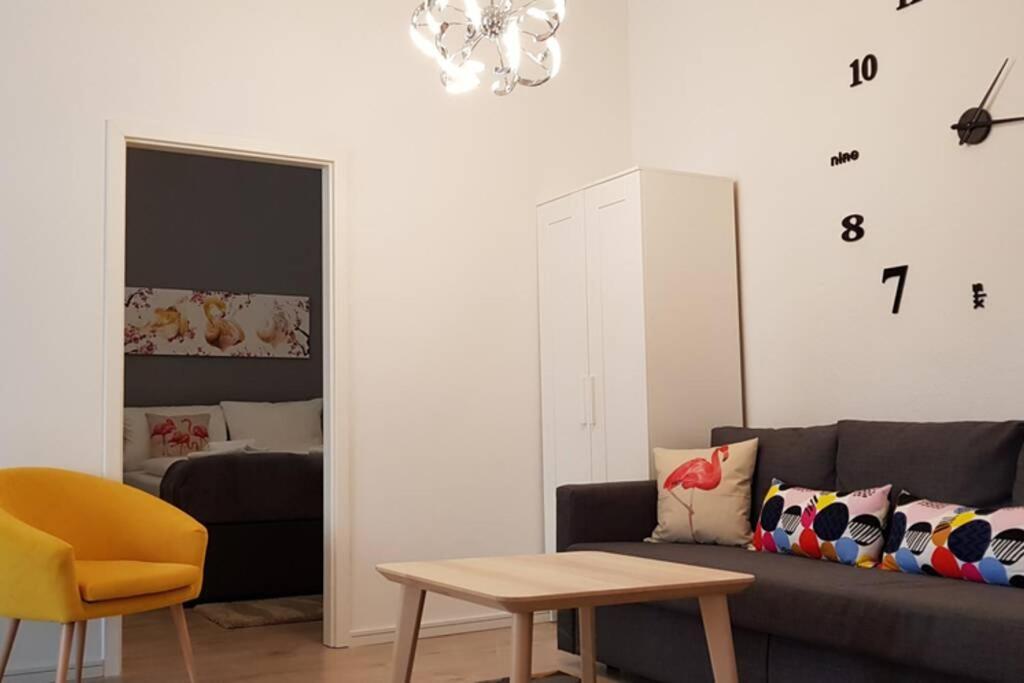 City Apartment Near Shooping Center, 6 Guests Berlino Esterno foto