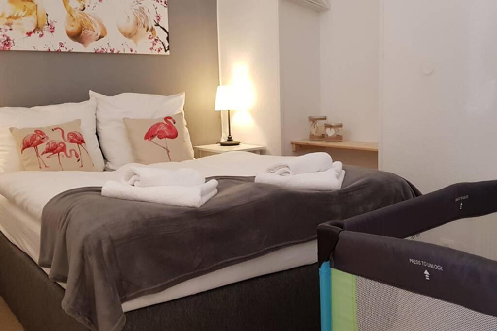 City Apartment Near Shooping Center, 6 Guests Berlino Esterno foto